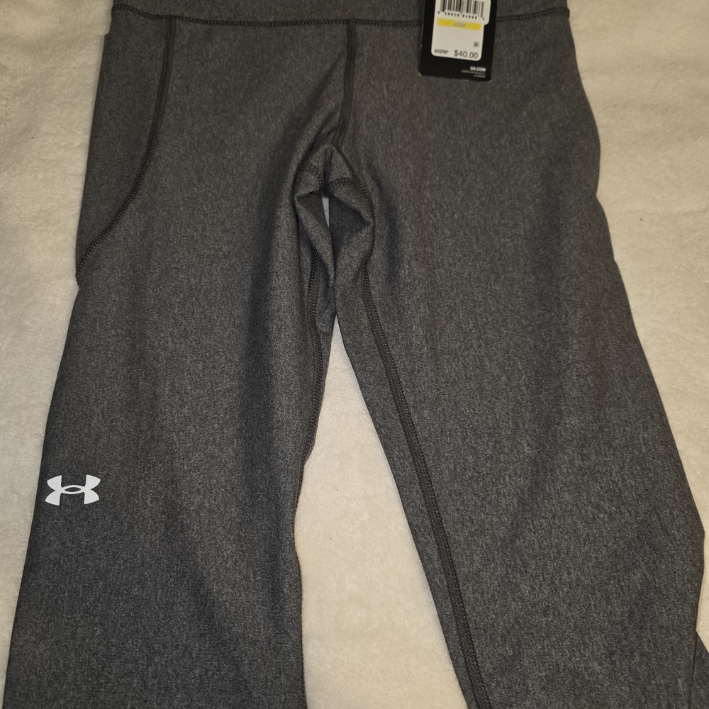 🌟🌟Under Armour Charcoal Performance Leggings🌟🌟